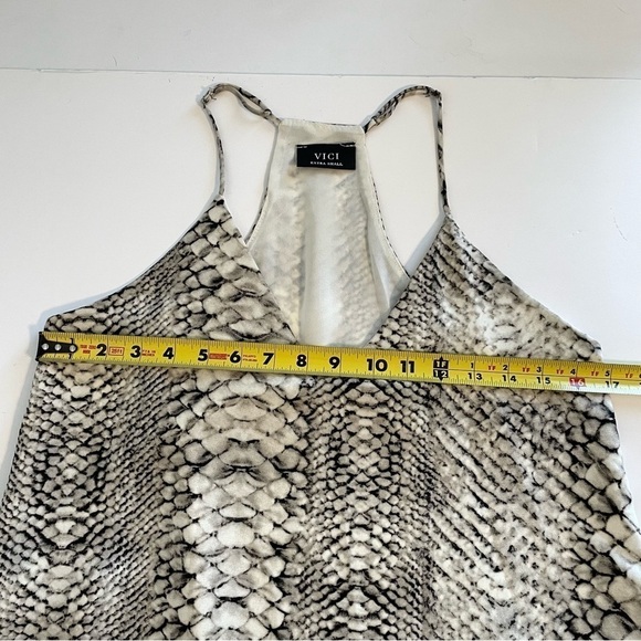 Vici Black White Snake Pattern Racerback Tank Size XS - Picture 6 of 7
